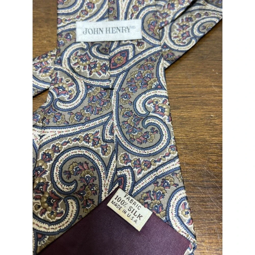 John Henry Made in USA Men's Designer Silk Tie Paisley Like Pattern Gray